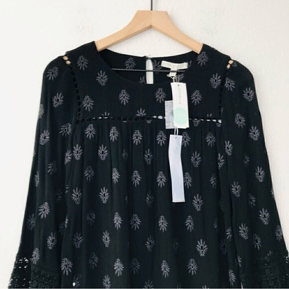 New! Pale Sky Stitch Fix Bohemian Eyelet Embroidered Bell Sleeve Black Top - Picture 4 of 11
